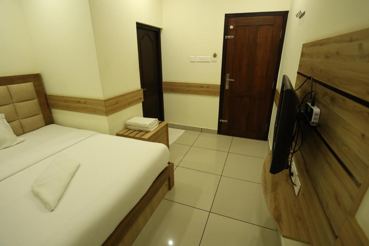Balaji Regency Kanhangad Kannangad Dış mekan fotoğraf