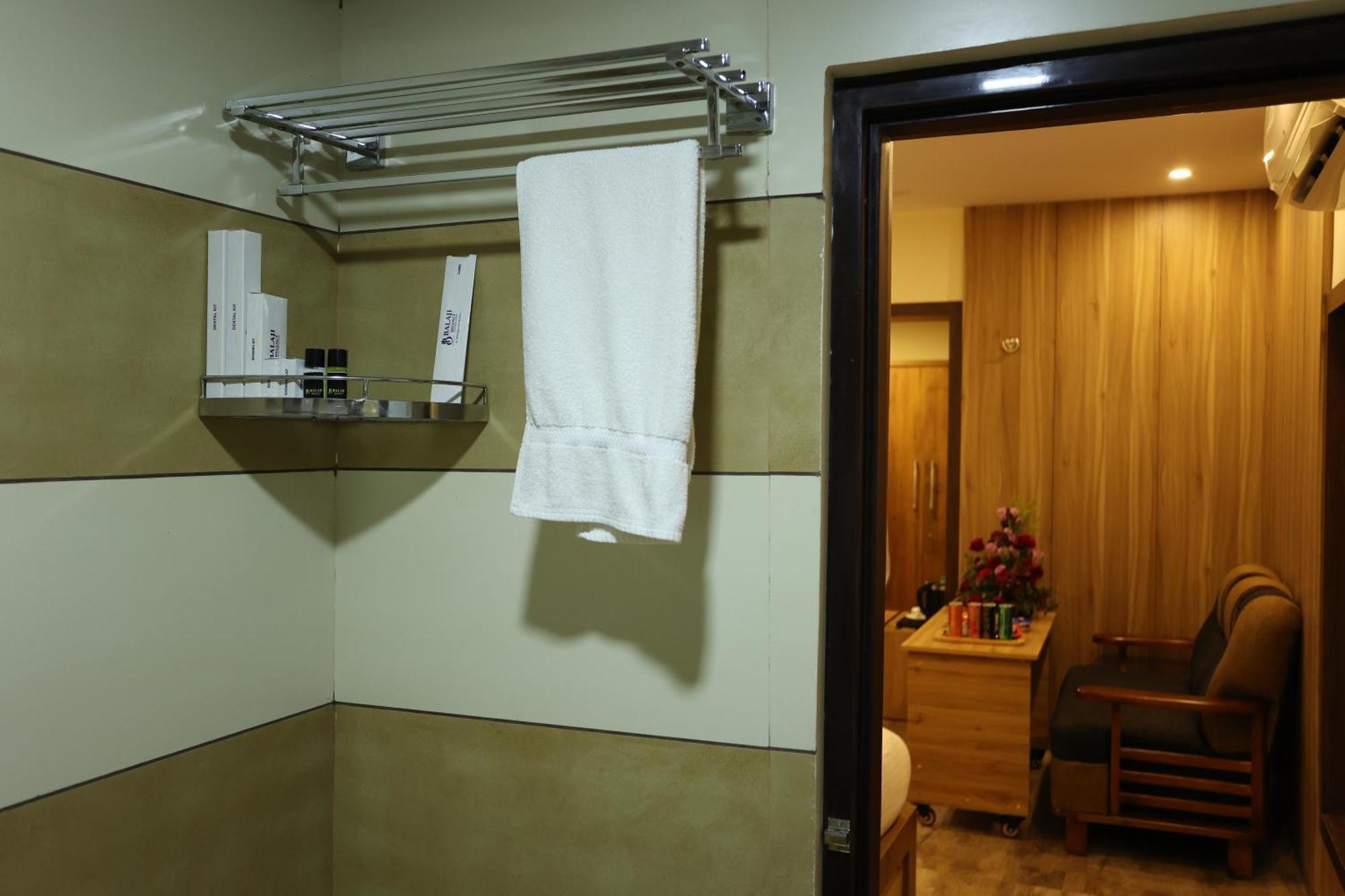 Balaji Regency Kanhangad Kannangad Dış mekan fotoğraf